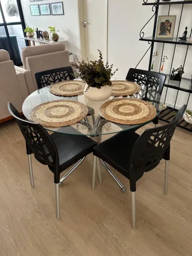 Mesa com 4 cadeiras
