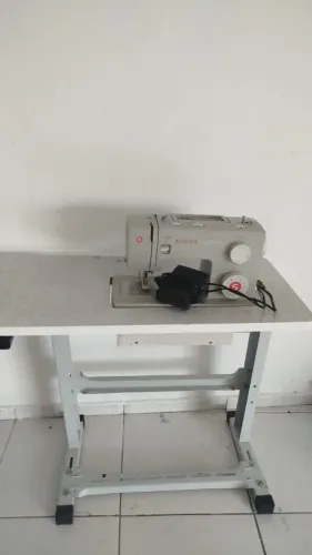 Máquina de costura 