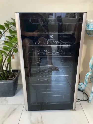 adega de vinho Electrolux