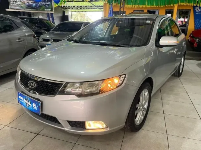 Kia Motors Cerato 1.6 16 V Flex Mec. 2012