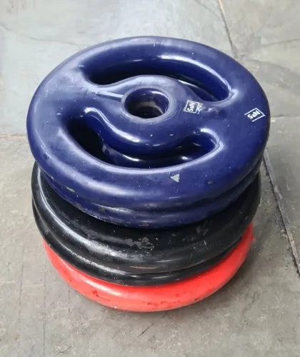 03 pares de anilhas de 5 kg R$10,00/kg