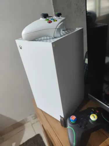 ? Título: Xbox Series X Branco Digital 1TB - Potência, Qualidade e Diversão!