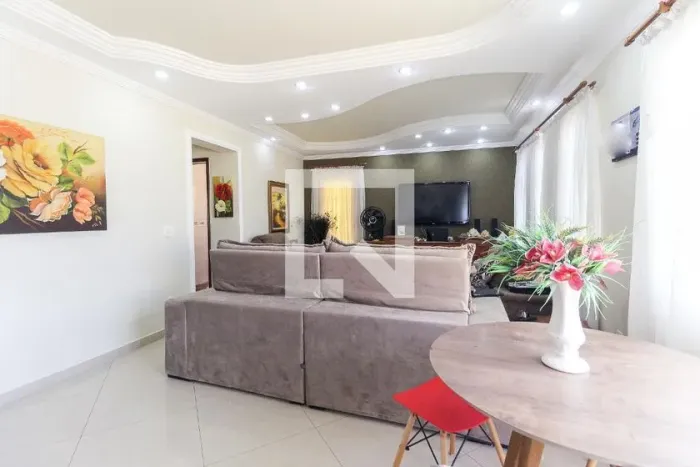 Casa à Venda - Vila Jacuí, 3 Quartos, 300 m2