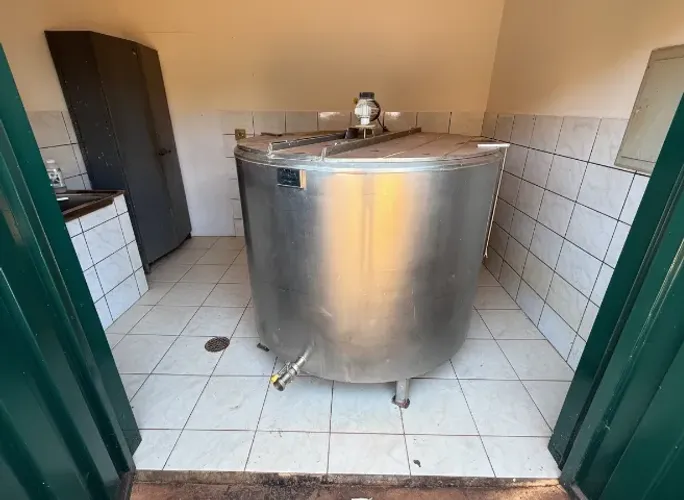 Tanque De Leite 1.500 Litros Inox - Ótimo Estado