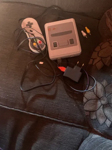 Vende vide game clássico Nintendo com uma manenete funciona nas Tv que tem entrada av
