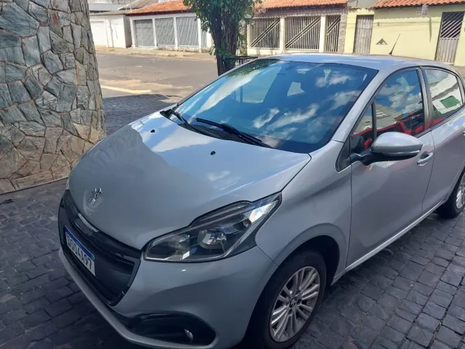 Peugeot 208 Active 1.2 Flex 12V 5P Mec. 2020