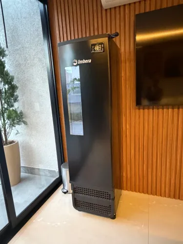     Cervejeira Imbera 203 Litros Porta Window Preta CCV144 - 127 Volts