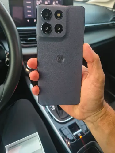 Vendo Motorola G86 novo, com nota fiscal e comprado dia 13/10/26