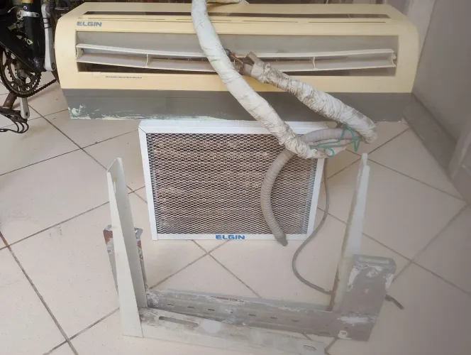 Ar split 7000 BTU Elgin usado em bom estado
