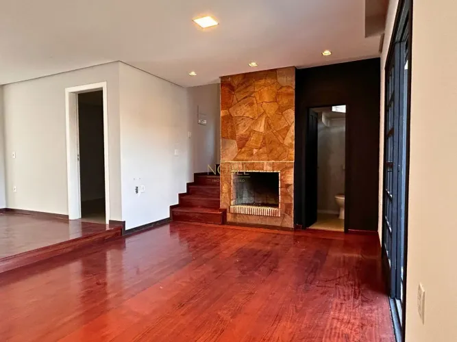 Casa Nova com 4 Dormitórios e Piscina no Centro de Passo de Torres SC