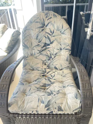 Poltronas e chaise de área externa