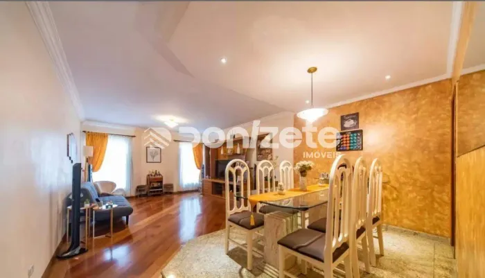 Sobrado à venda em Santo André (Vila Santa Teresa) com 3 quartos e 4 vagas