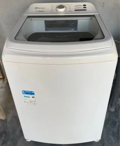 Vende-se máquina de lavar roupa de 17 quilos