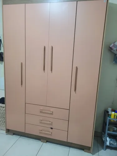 Guarda Roupa Pequeno 1.200 . O Grande Branco 1.600 é. O Grande Branco 1.000 .Todos Novos