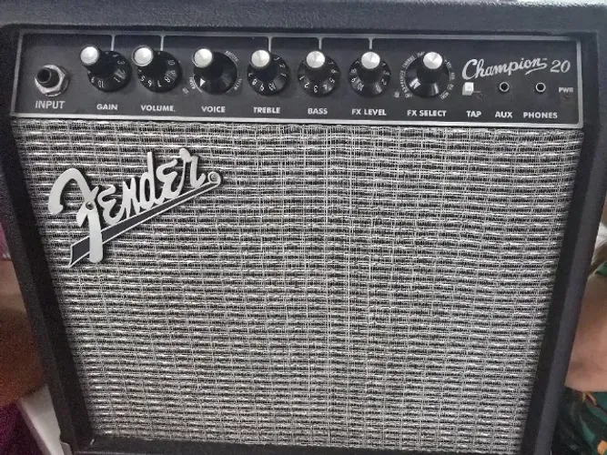 Amplificador GTR Fender Champion 20