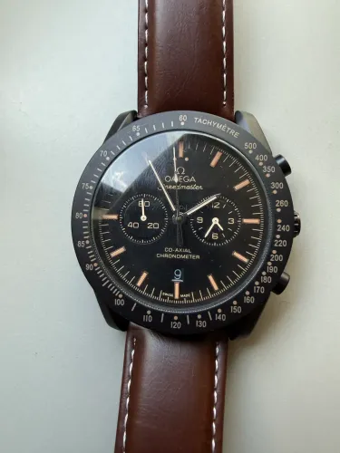 Relógio estilo Omega Speedmaster "Dark Side of the Moon" Vintage Black