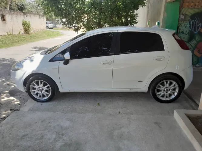 Fiat Punto Essence Dualogic 1.6 Flex 16V 5P 2012