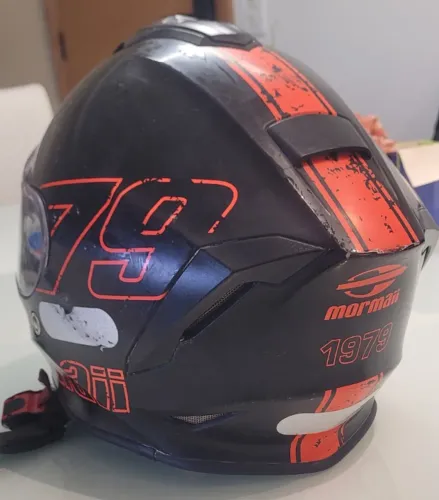 Capacete Mormaii M-1 Preto e Vermelho (laranja) - Tamanho 60