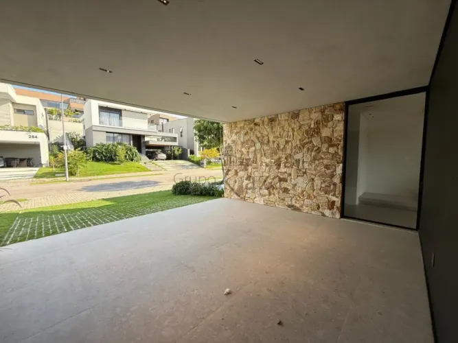 Oportunidade - Casa em Condomínio - Condomínio Alphaville II - Urbanova - 4 Suítes - 350m²