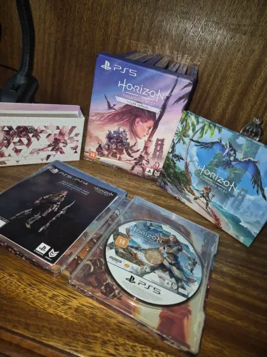 Jogo Horizon Forbidden West Edição Especial (Steelbook) - PS5 Colecionador