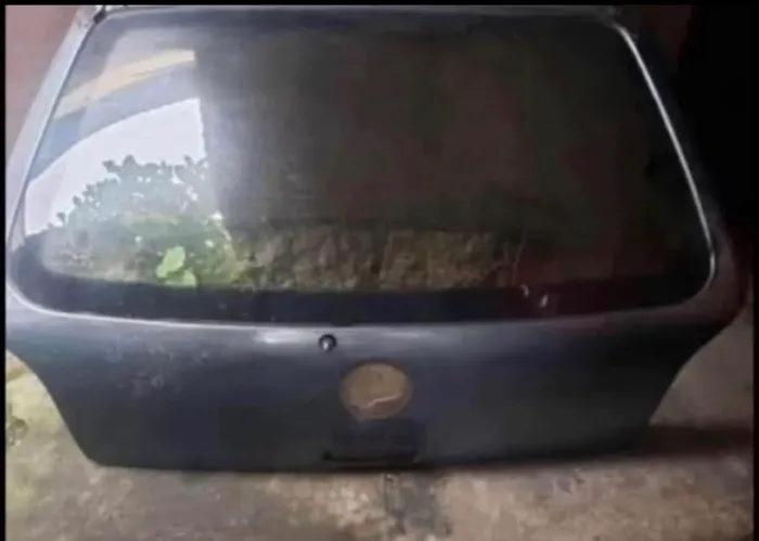 Tampa Porta Malas VW Gol G3