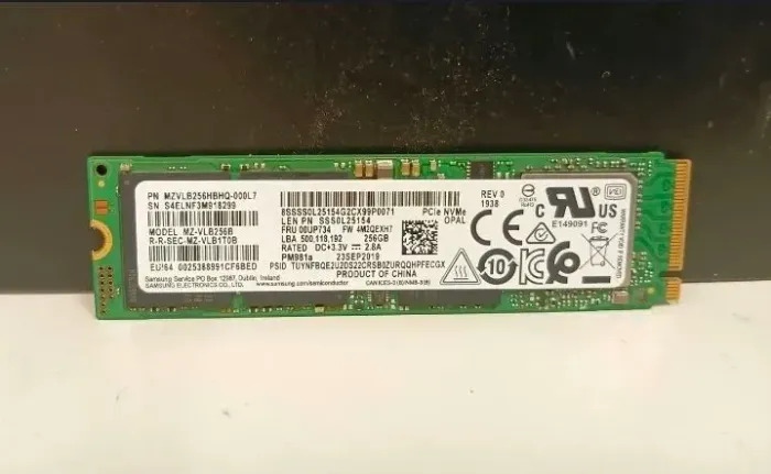 SSD M2 256gb e Memoria DDR4 8gb