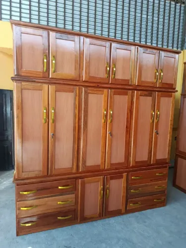 Guarda roupa de casal madeira maciça 6 portas