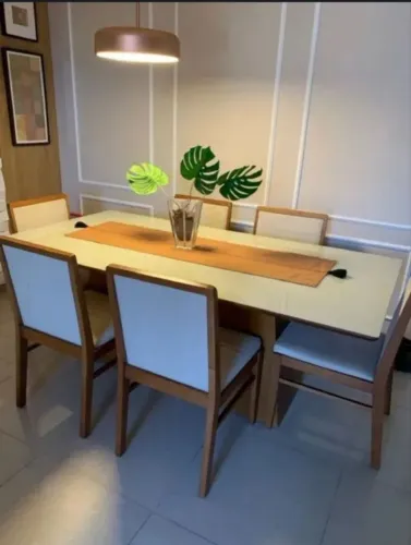Mesa de madeira maciça ,tampão off white(Somente a mesa) 