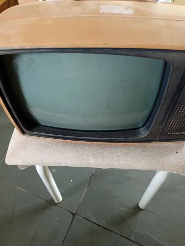 Antiga televisão Philco safari LER A DESCRIÇÃO 