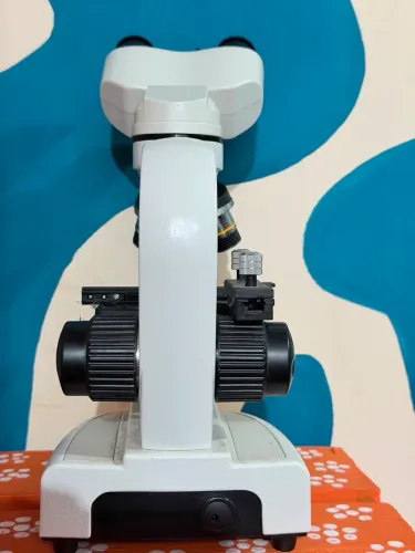 ? MICROSCÓPIO BINOCULAR À VENDA - R$ 500,00