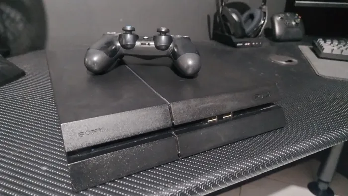 Ps4 em ótimo estado