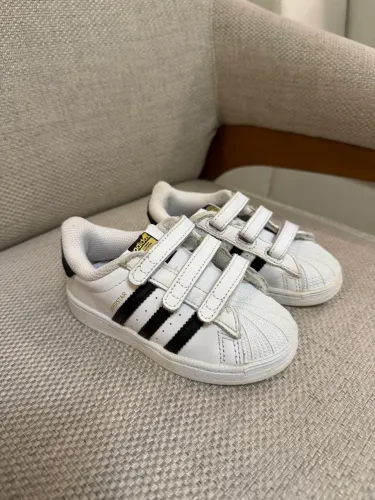 TÊNIS ADIDAS SUPERSTAR TAM 23
