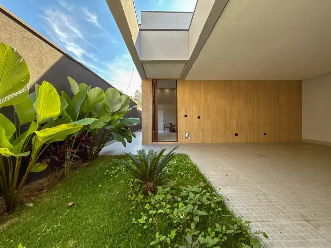 Casa térrea com piscina para venda - R$1.950.000,00 - Centro - Guararema - SP