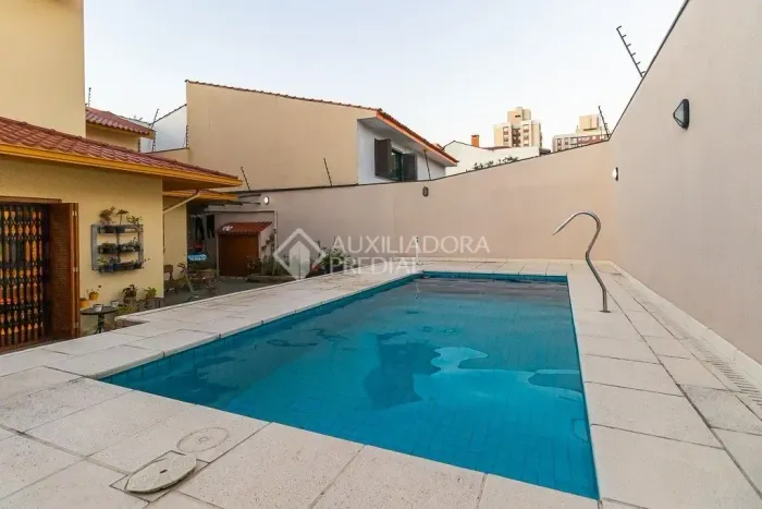 CASA SHOW!!! COM PISCINA 2 SUITES-360 metros quadrados com 3 quartos em Partenon - Porto A