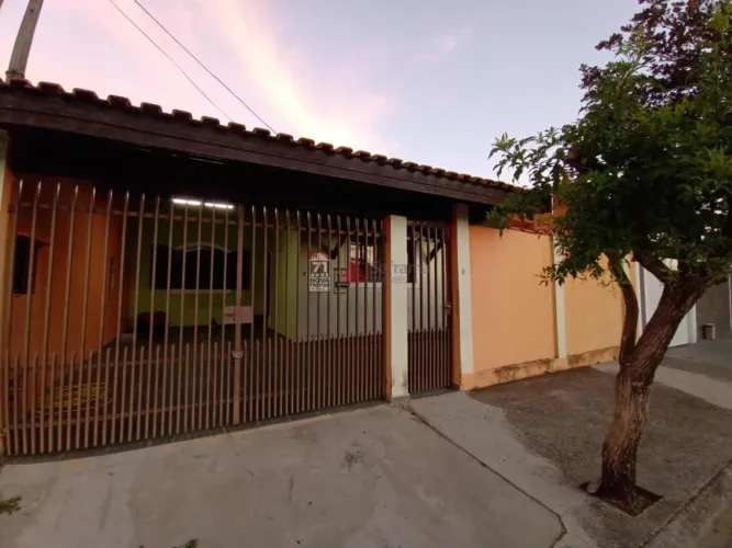 Casa Padrão em Pindamonhangaba