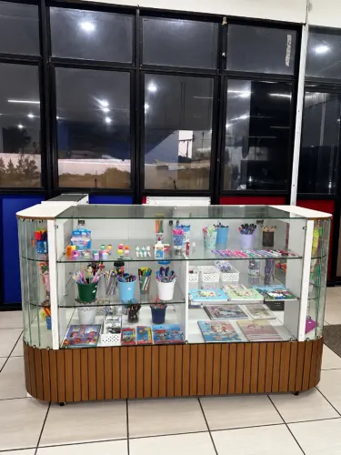 VITRINE/BALCÃO PRONTA PARA O SEU NEGÓCIO