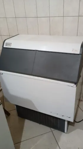 Maquina de gelo Everest EGC 150 A Alta produção