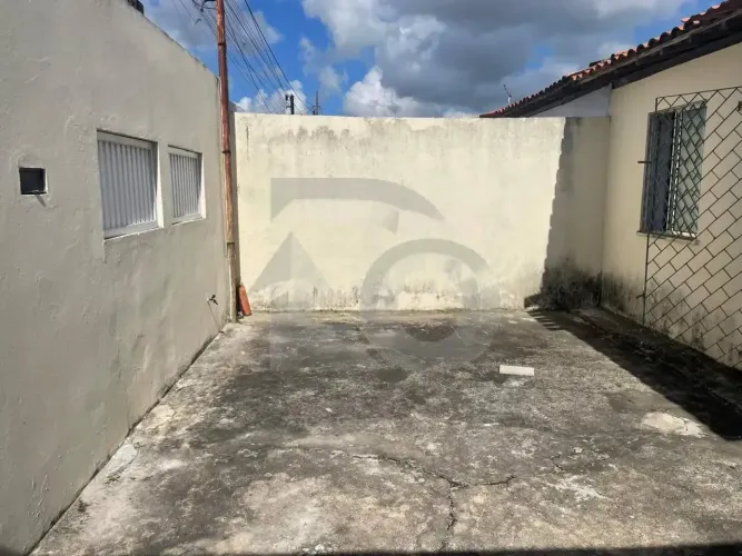 Casa no Cj Maria do Carmo com 2 Quartos e Vaga de garagem