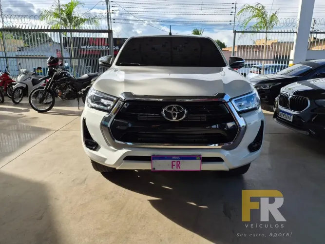 Toyota Hilux CD SRV 4X4 2.8 TDI Diesel Aut. 2025