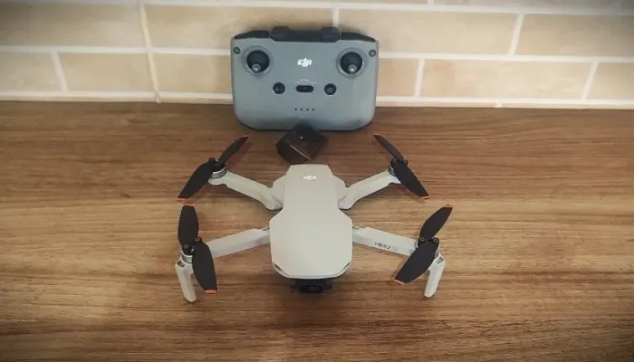 Drone DJI Mini 2 SE pronto para Voar, ótimo estado, perfeito para iniciante.