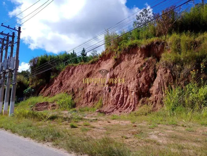 Terreno à venda de 300m² no Bairro Clube dos Oficiais em Suzano SP