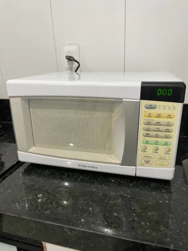 Microondas Eletrolux 21 Litros perfeito estado
