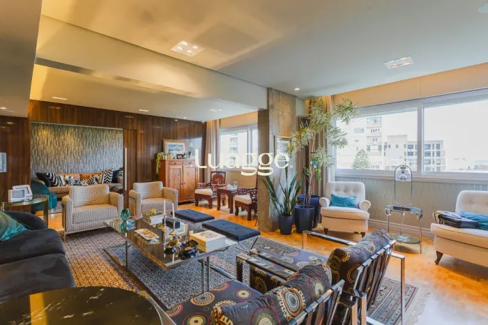 Apartamento com 3 dormitórios e 3 vagas de garagem no Moinhos de Vento