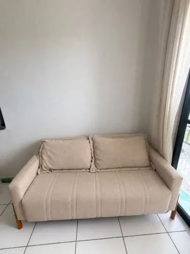 Vendo Sofá em linho e Smart TV Samsung 65" seminova