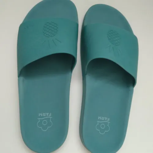 Chinelo Farm slide