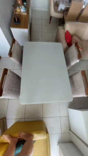 Mesa de jantar 4 cadeiras