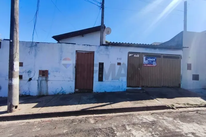 Novo Lar: Casa 3 Quartos no Jardim União, Lins-SP