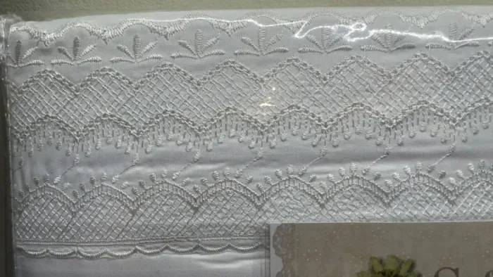 ogo de Cama Casal Sofisticata Bordado Inglês na cor BRANCO (4 peças) da marca Atlântica.