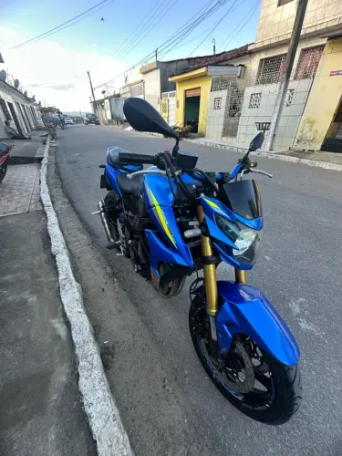 Suzuki GSR 750 2015