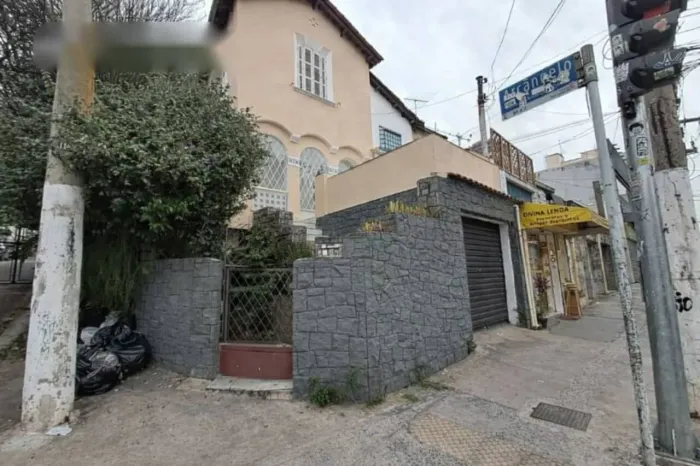 Casa comercial na Rua Turiassu, 1111 210 m²